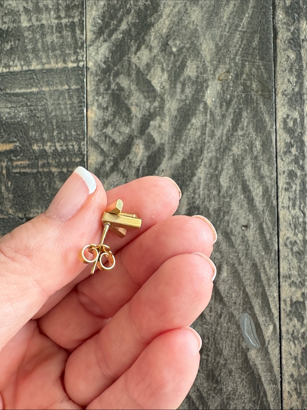 Louis Vuitton Go-14 Stud Earrings - Picture 3 of 5
